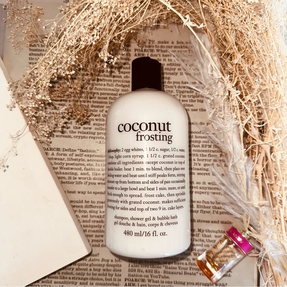 PHILOSOPHY Coconut Frosting Bubble Bath + Shower Gel + Shampoo - Picture 3 of 3